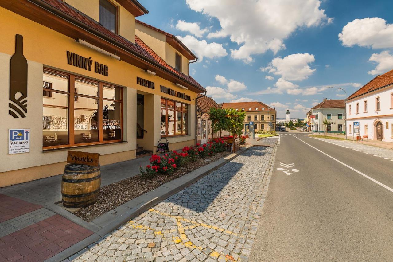 Penzion & Vinny Bar Regio Kujov Dış mekan fotoğraf